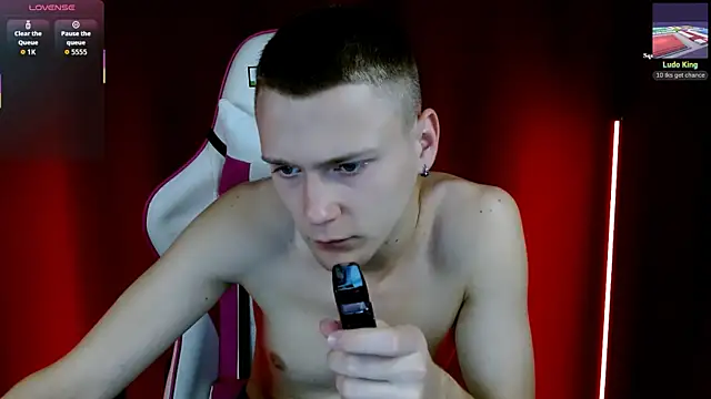 Xavier Night81 online show from 12, 10, 2025