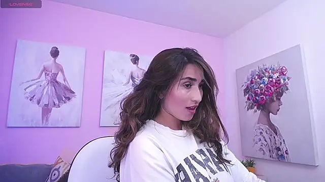 Snapshot of linda_morgan1 chatting on 6, 10, 2025 linda morgan1 online show from 6, 10, 2025