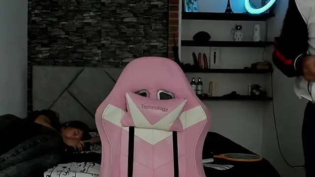 Snapshot of Sexxyy_Couple_ chatting on 1, 3, 2026 Sexxyy Couple online show from 1, 3, 2026