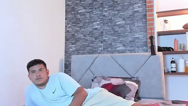 Sexxyy Couple  online show from 7, 5, 2026