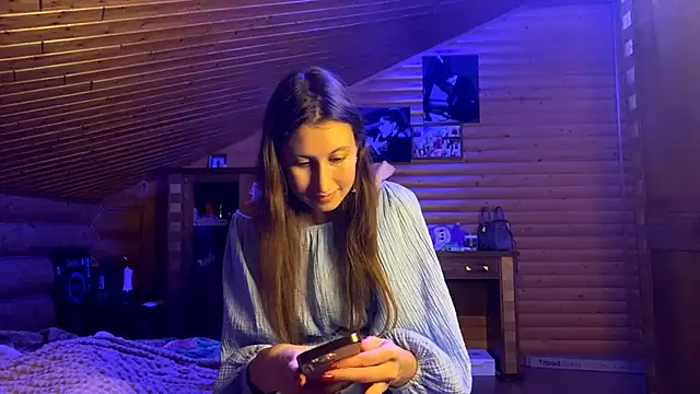 Shyselly online show from 12, 9, 2025