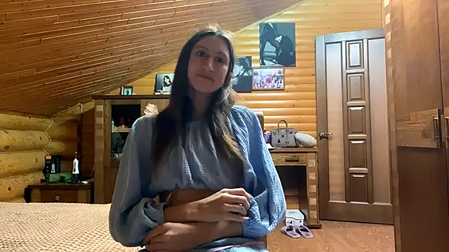 Shyselly online show from 10, 9, 2025