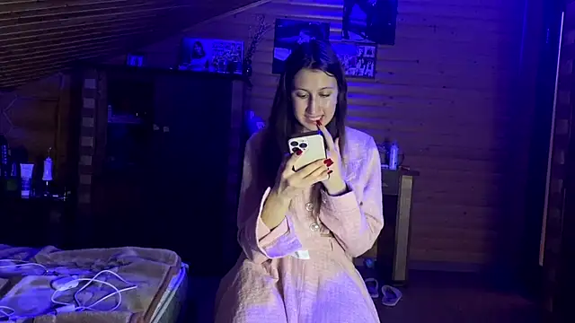 Shyselly online show from 4, 10, 2025