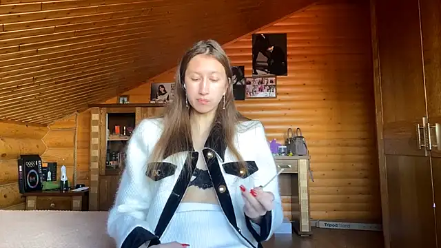 Shyselly online show from 13, 9, 2025