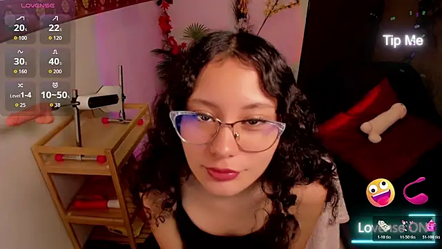 Snapshot of Krysten_Riter chatting on 17, 6, 2026 Krysten Riter online show from 17, 6, 2026
