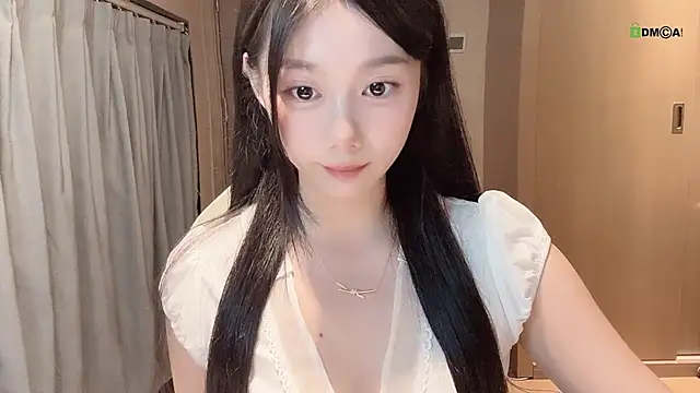 Snapshot of Makinghappymyself_ chatting on 3, 11, 2025 Makinghappymyself online show from 3, 11, 2025