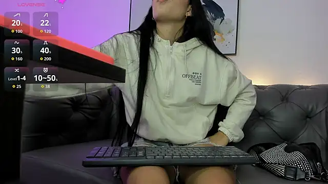 Zahra milks online show from 2, 12, 2025