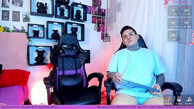 Sarahandzack online show from 12, 11, 2025