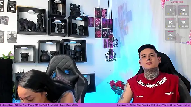 Sarahandzack online show from 4, 11, 2025