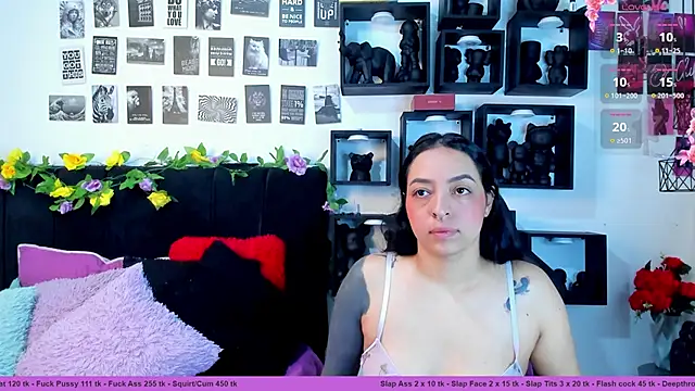 Sarahandzack online show from 6, 11, 2025