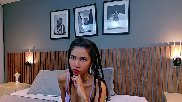 luna roja25 online show from 24, 9, 2025