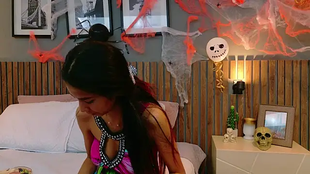 luna roja25 online show from 23, 10, 2025