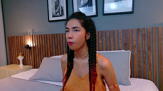 luna roja25 online show from 25, 9, 2025