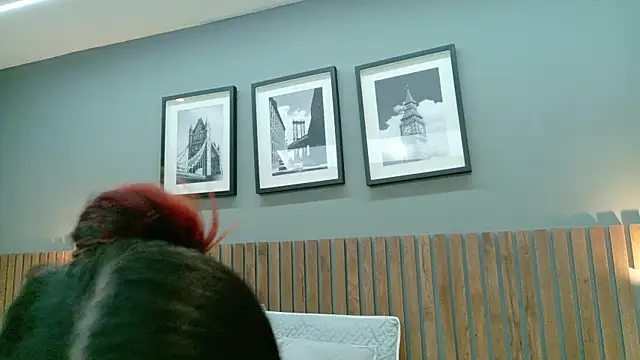 luna roja25 online show from 20, 11, 2025