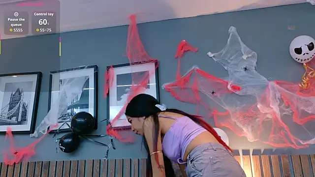 luna roja25 online show from 20, 10, 2025