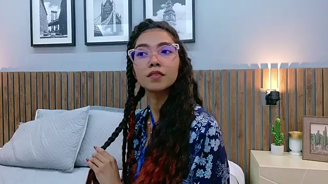 luna roja25 online show from 25, 11, 2025