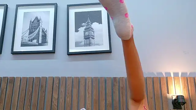 luna roja25 online show from 5, 1, 2026