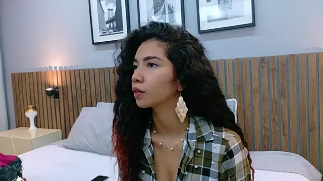 luna roja25 online show from 28, 11, 2025