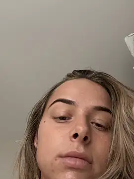 KayleeBella online show from 4, 10, 2025