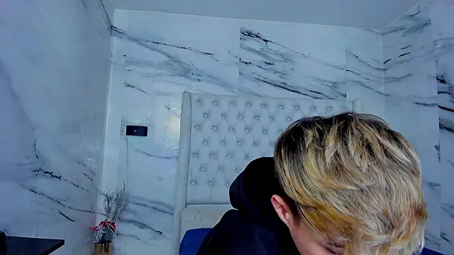 Ari and Storm online show from 11, 11, 2025