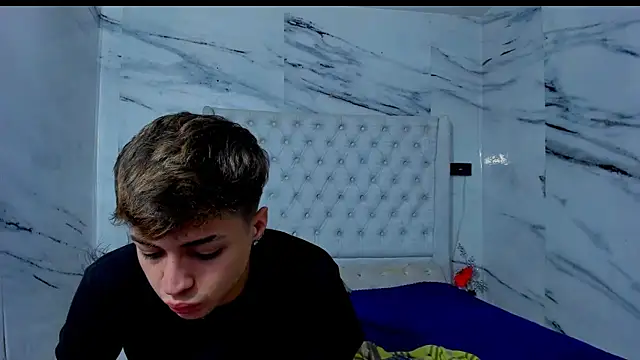 Ari and Storm online show from 1, 12, 2025