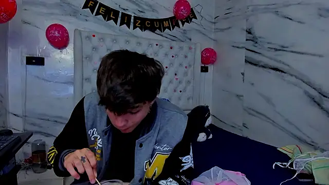 Ari and Storm online show from 4, 3, 2026