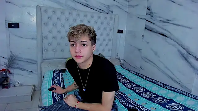 Ari and Storm online show from 11, 10, 2025