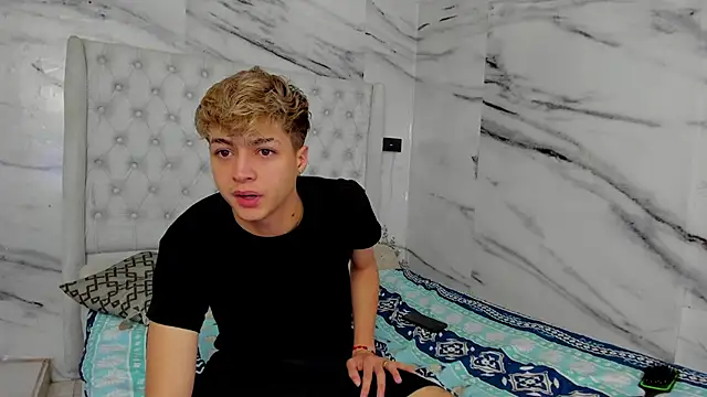 Ari and Storm online show from 12, 10, 2025