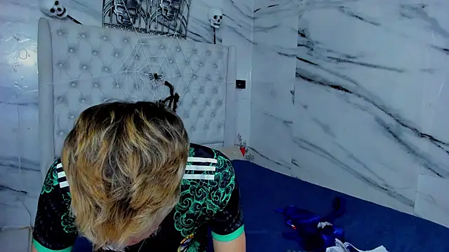 Ari and Storm online show from 7, 11, 2025