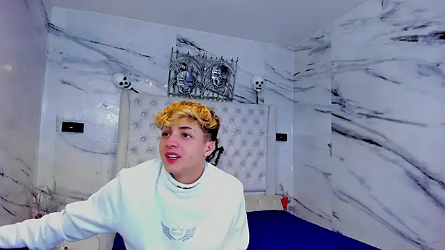 Ari and Storm online show from 5, 11, 2025