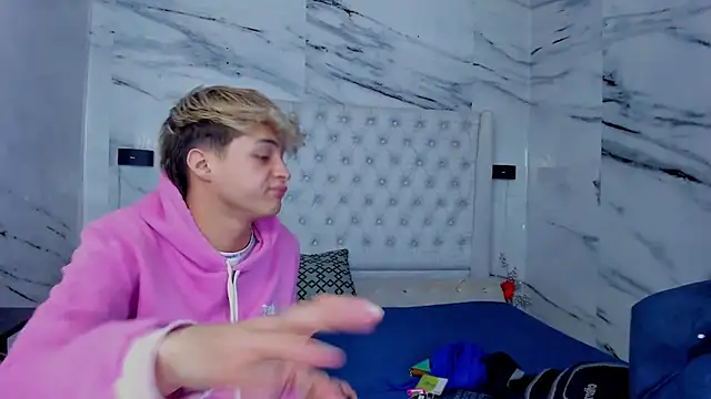 Ari and Storm online show from 12, 9, 2025