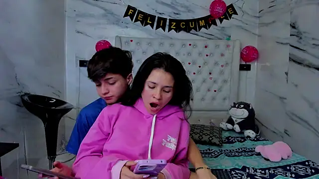 Ari and Storm online show from 4, 4, 2026