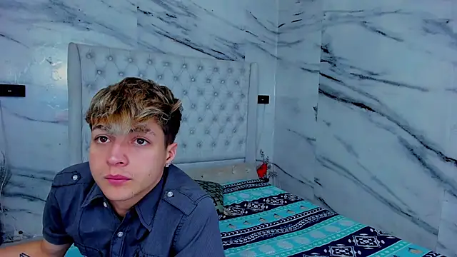 Ari and Storm online show from 12, 11, 2025