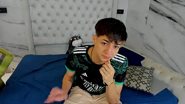 Ari and Storm online show from 15, 1, 2026