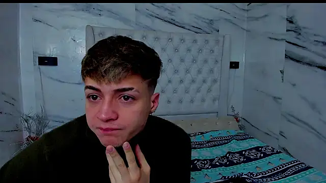 Ari and Storm online show from 23, 11, 2025