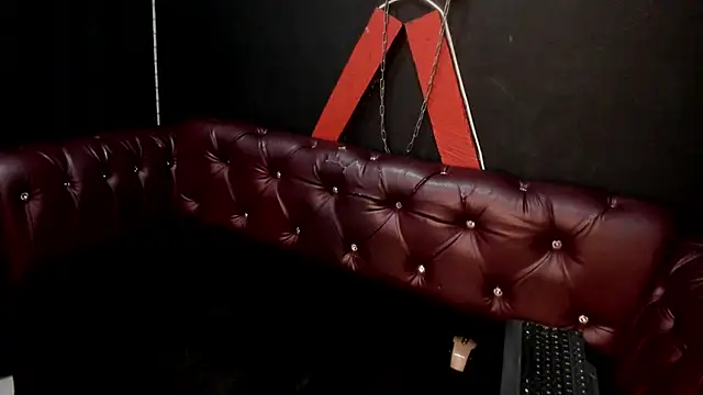 Scarlett 14  online show from 27, 11, 2025