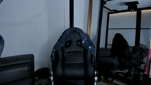 LiamDeep online show from 8, 10, 2025