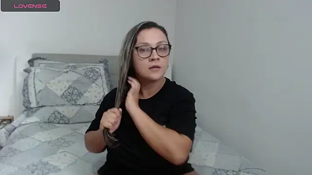 sophie lopez1 online show from 28, 1, 2025