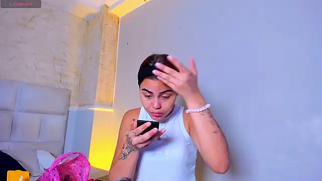 KimberlyLoren online show from 6, 10, 2025