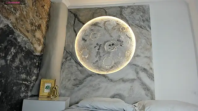 KimberlyLoren online show from 8, 11, 2025