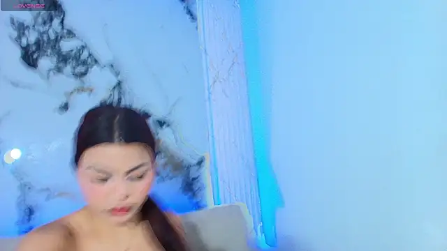 KimberlyLoren online show from 7, 11, 2025