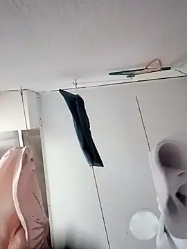 AmiraMorgan online show from 3, 10, 2025