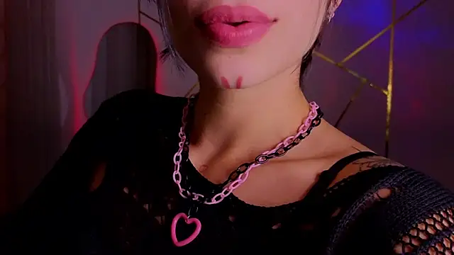 Hollyxx  online show from 4, 12, 2025