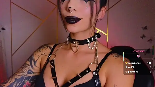 Hollyxx  online show from 4, 10, 2025