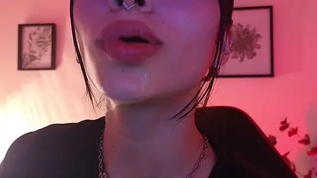 Hollyxx  online show from 5, 5, 2026