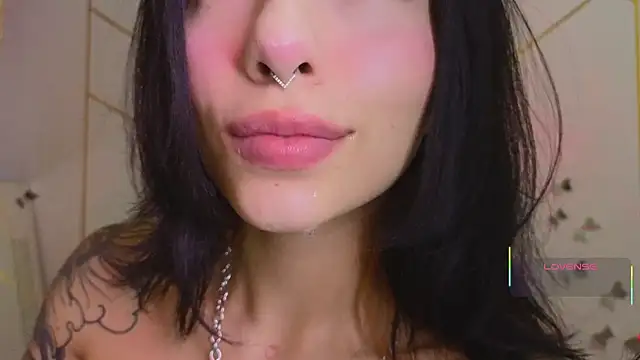 Hollyxx  online show from 5, 11, 2025