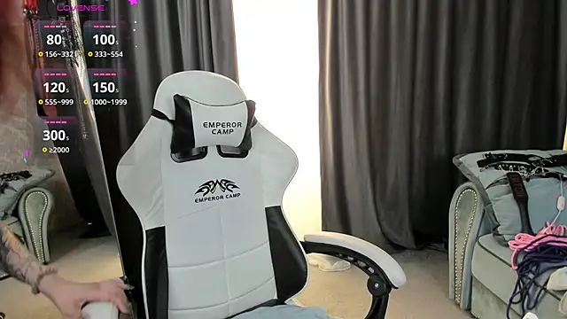 NoelleGothicShadow online show from 17, 10, 2025