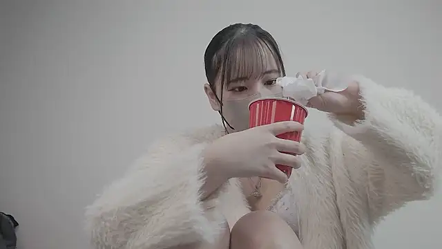 CocoaMilk18 online show from 4, 12, 2025