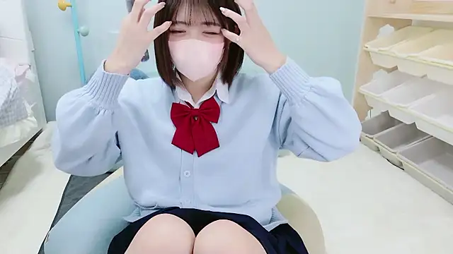 Snapshot of Hinata_Sun chatting on 10, 11, 2025 Hinata Sun online show from 10, 11, 2025