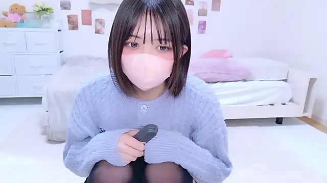 Snapshot of Hinata_Sun chatting on 12, 11, 2025 Hinata Sun online show from 12, 11, 2025